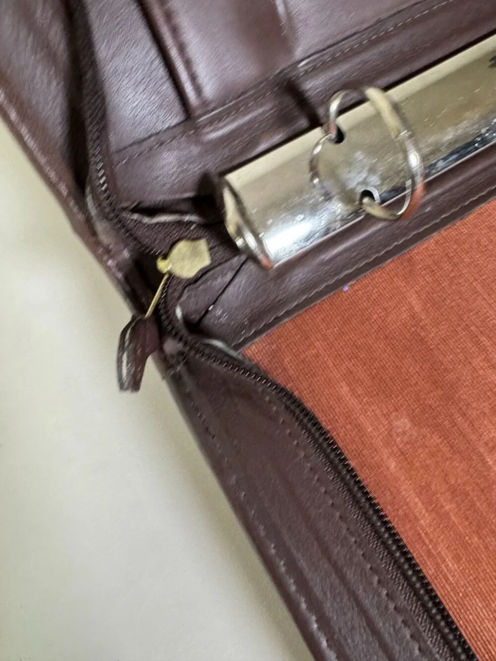 Coach Brown Leather Zip Around Portfolio Binder 3-Ring Organizer Interior Pocket